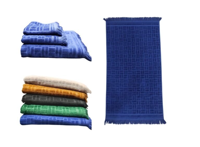 Velour towel with fringe