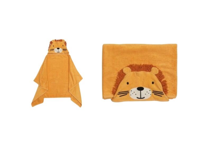 Lion hooded towel